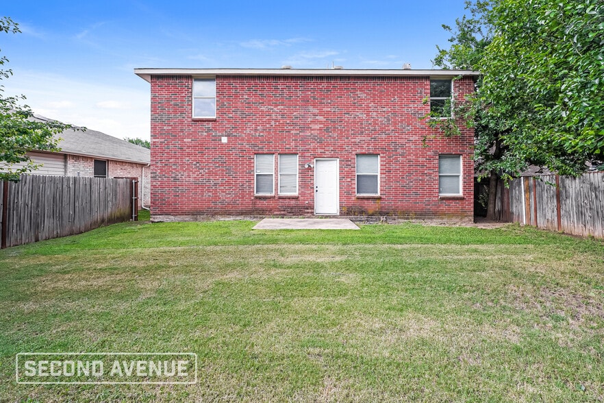 Building Photo - 3832 German Pointer Way