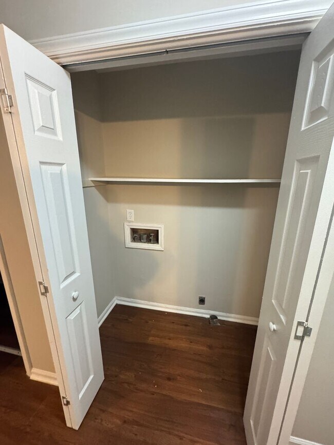 Building Photo - Caldwell Duplex