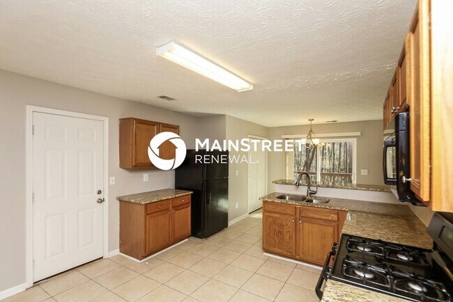 Building Photo - 3 Bedroom Pet-Friendly Home in Marietta, GA with Main Street Renewal