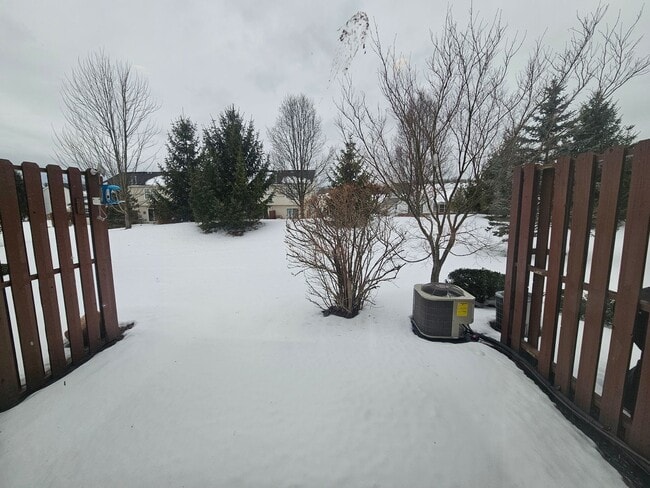 Building Photo - Streetsboro 2 Bedroom 2.5 Bath Condo