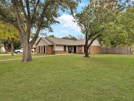 Building Photo - 3000 Mistywood Ln