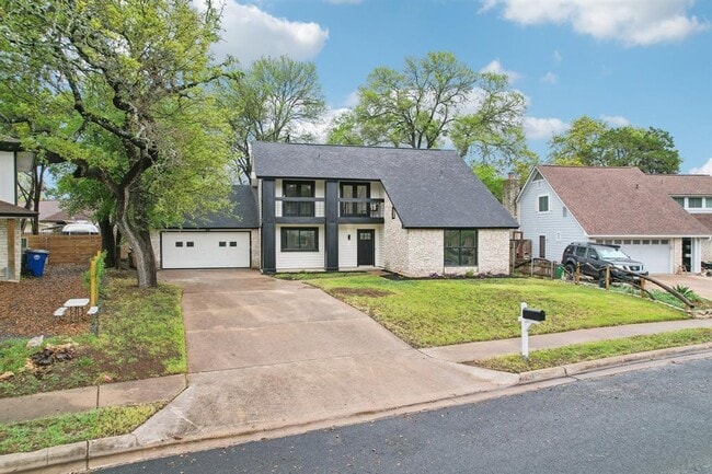 Building Photo - 2104 Malvern Hill Dr