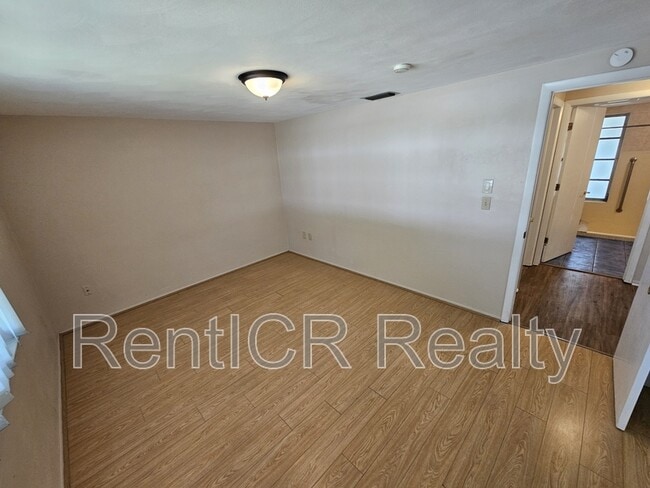 Building Photo - 4020 Pleasant Ridge Dr