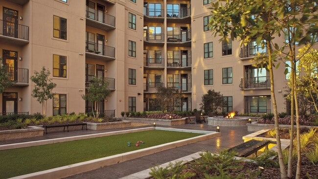 Building Photo - 92 West Paces Ferry Rd NW