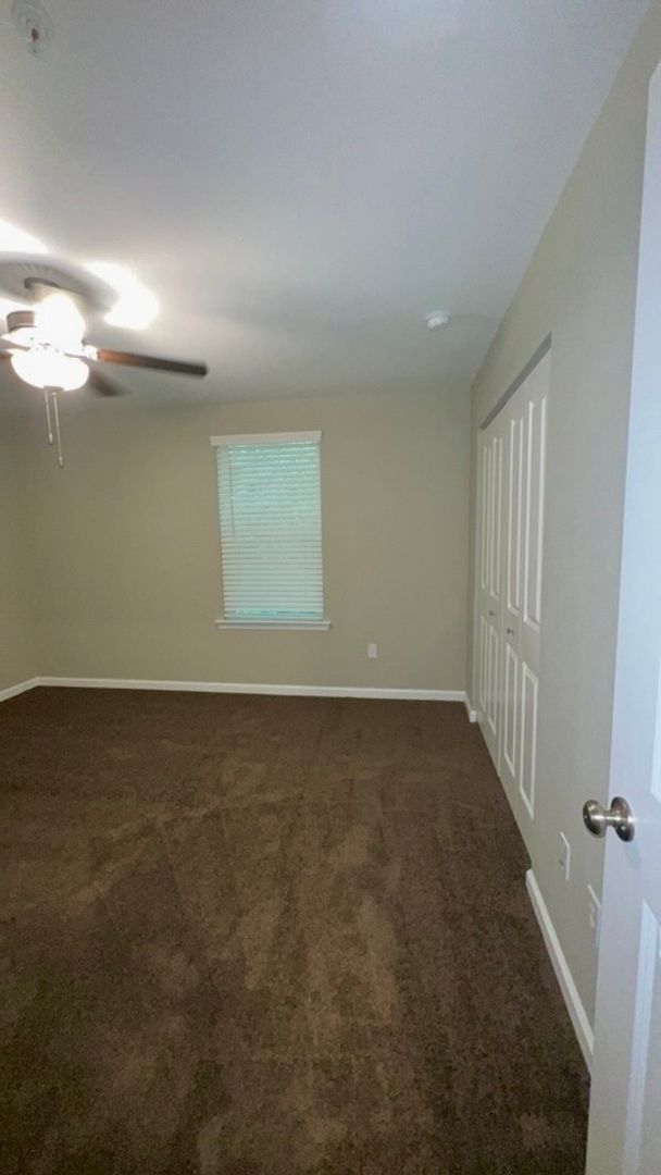 Building Photo - AVAILABLE NOW! 3/3 Condo convenient to FSU...