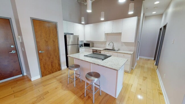 Building Photo - 769 N High St