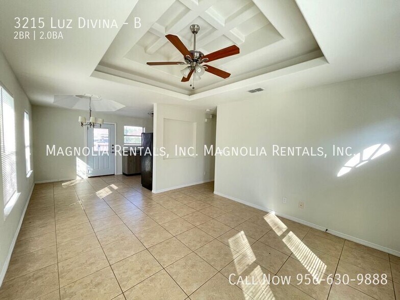 Building Photo - 3215 Luz Divina St