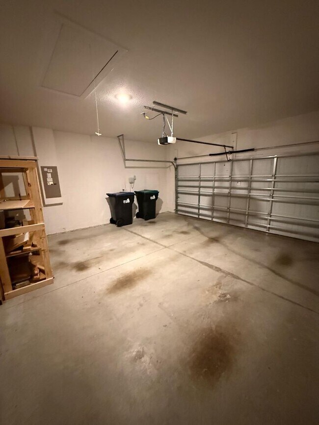 Building Photo - 3 BEDROOM, 2 BATHOOM IN DEANS XING/LITTLE ECON