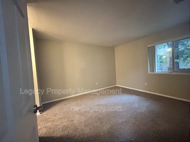 Building Photo - 3715 Tallyho Dr