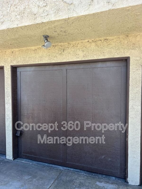 Building Photo - 4087 Farquhar Ave