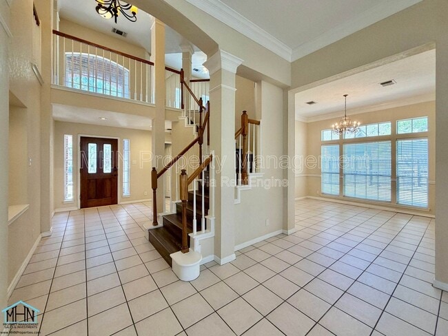 Building Photo - 1307 Adobe Run