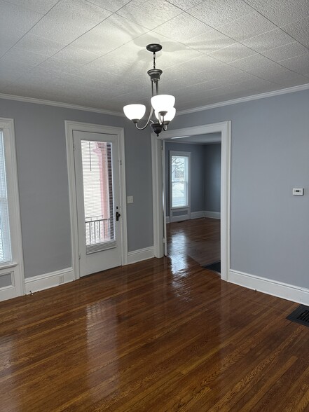 Living Room - 144 Chapin St