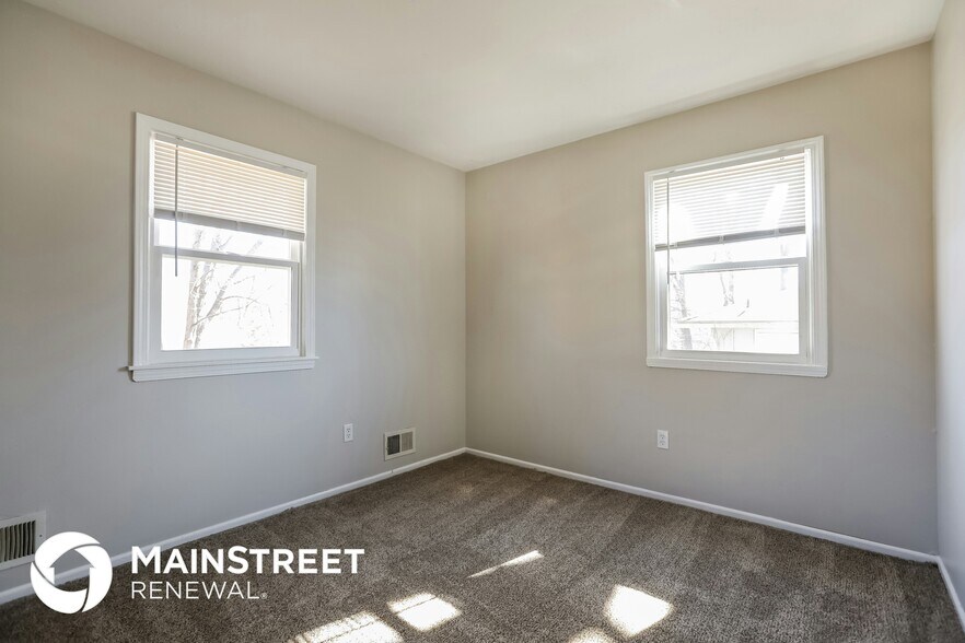 Building Photo - 11923 Manchester Ave