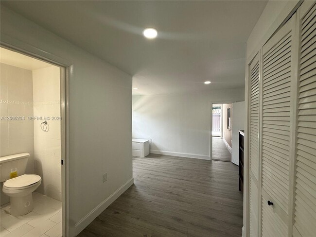 Building Photo - 8805 SW 43rd Terrace