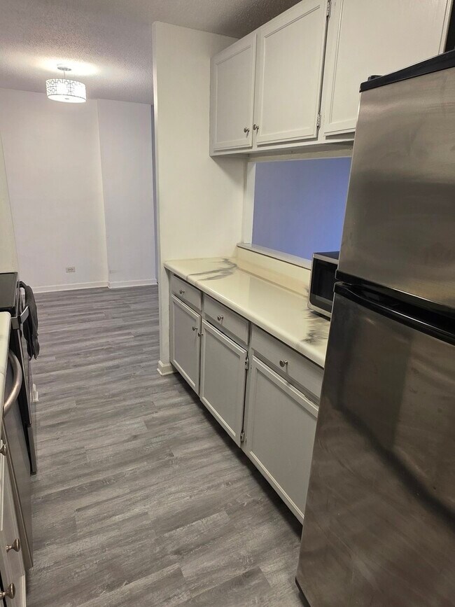 Building Photo - 1840 Huntington Blvd