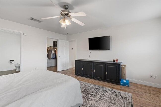 Building Photo - 208 Banner Ave