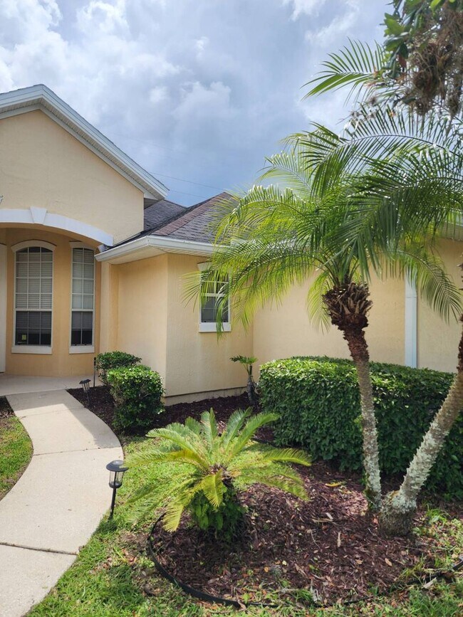 Building Photo - ***TWO WEEKS FREE*** Spacious 3 bed 2 bath Home for rent!