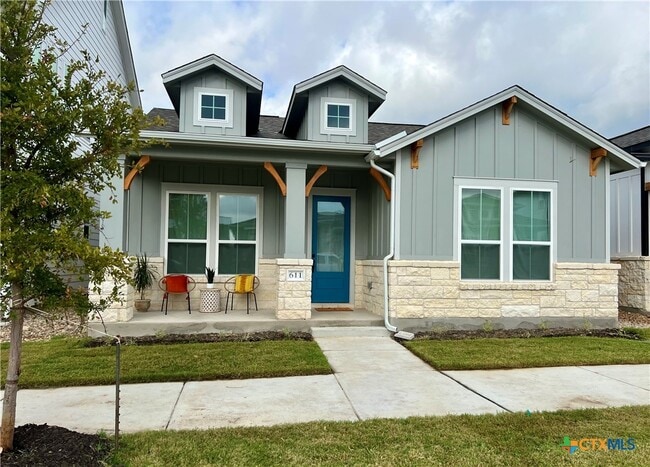 Primary Photo - 611 N Guenther Ave