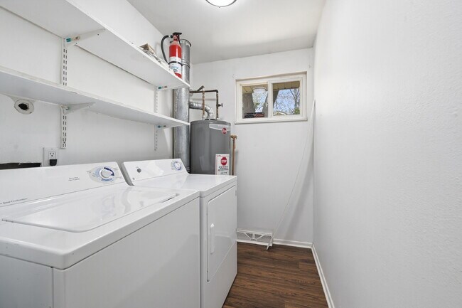 Building Photo - $2,140.95 - 3 bed/1 bath Home in Berthoud with a large backyard