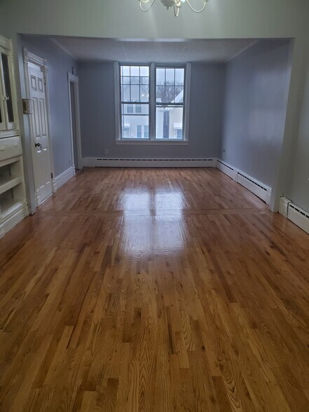 Building Photo - 2858 N Elston Ave
