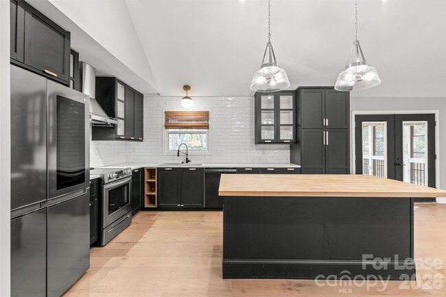 Building Photo - 3800 Terrebonne Ct