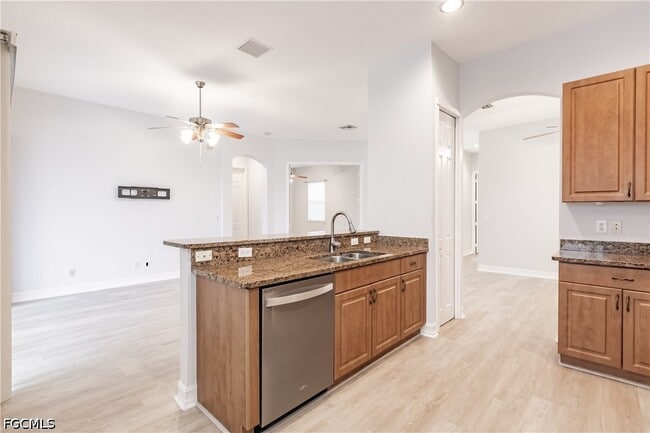 Building Photo - 12060 Lucca St