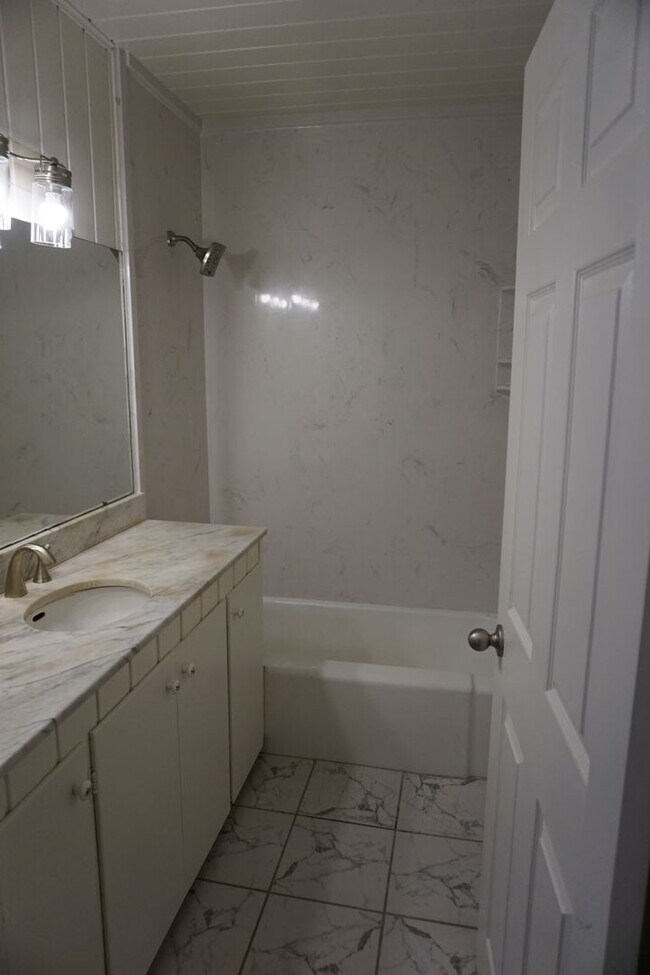 Building Photo - 3101 21st St