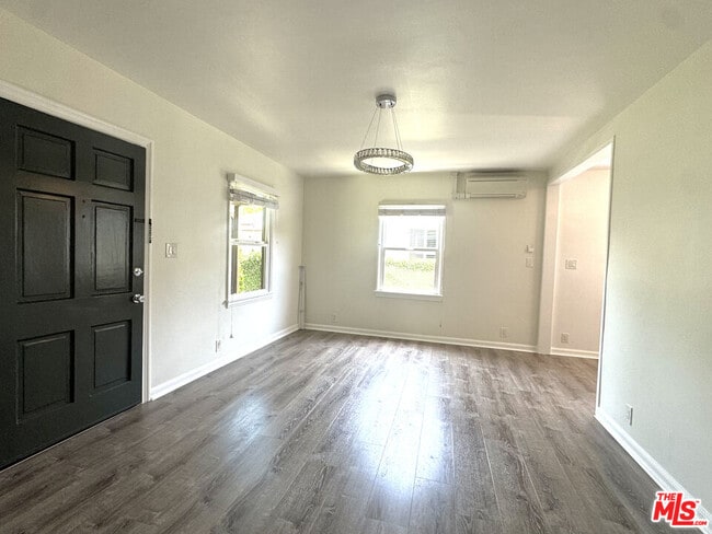 Building Photo - 5153 Overland Ave