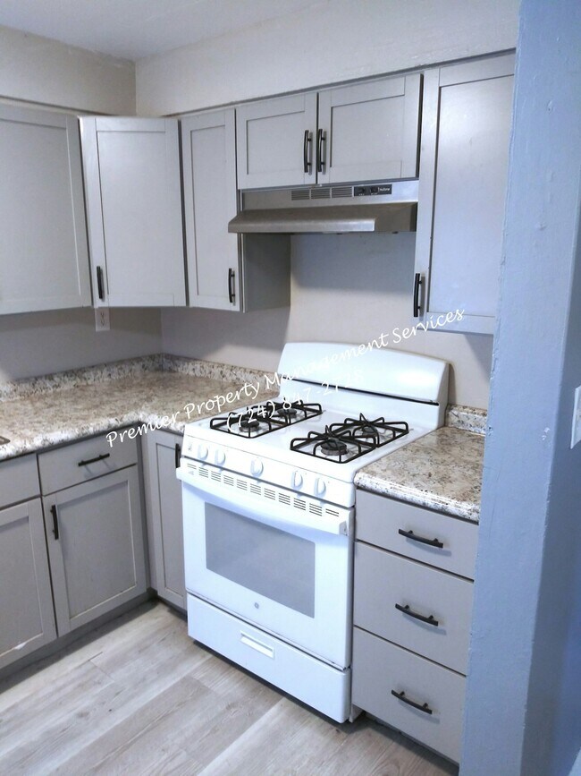 Building Photo - 2051 Broadhead Fording Rd