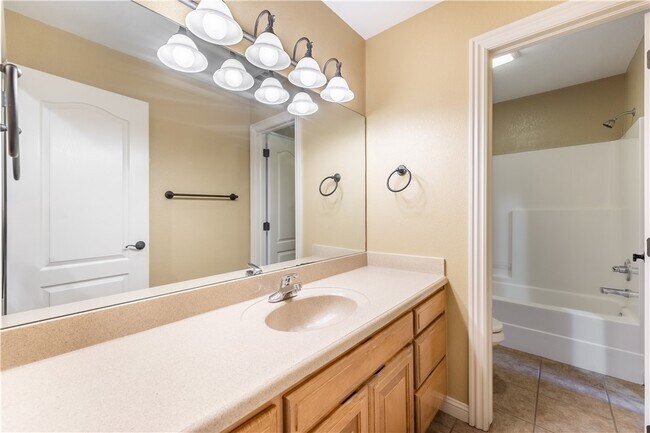 Building Photo - 4103 SE 3rd St