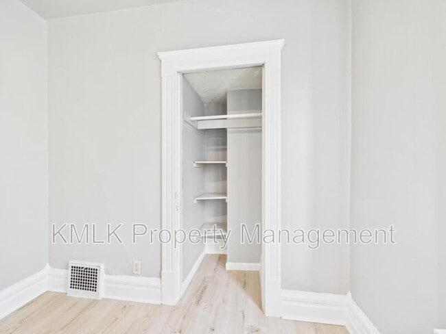 Building Photo - 635 Hazel St