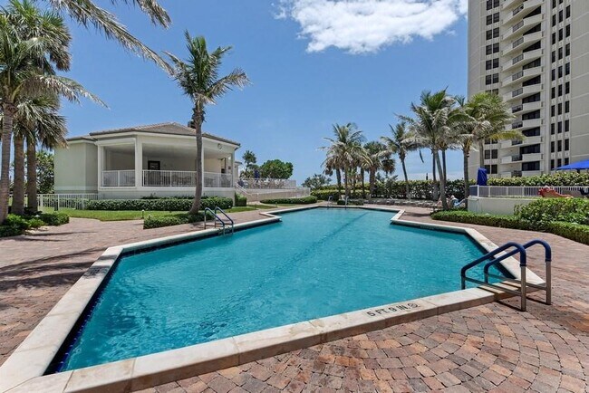 Building Photo - 3000 N Ocean Dr