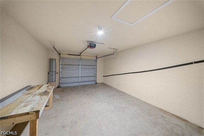 Building Photo - 2820 SW 7th Pl