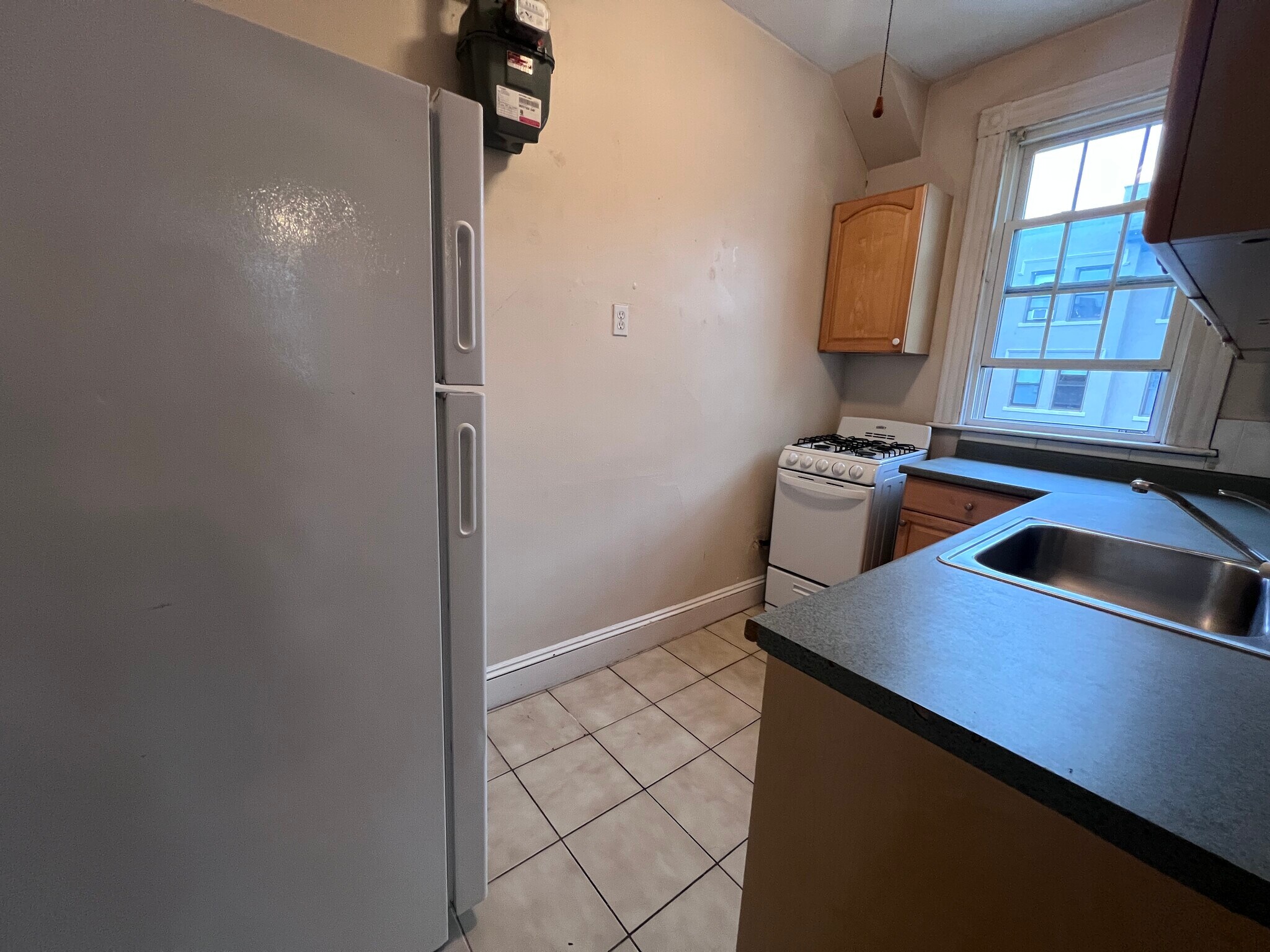 Building Photo - 18 Glenville Ave