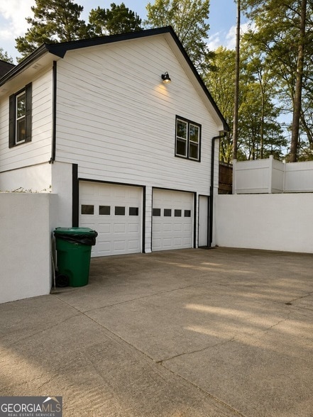 Building Photo - 646 Hunt Station Dr
