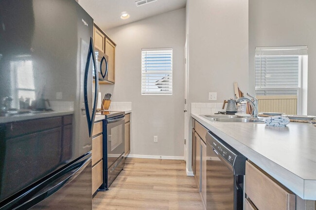 Building Photo - 11590 Maidstone St