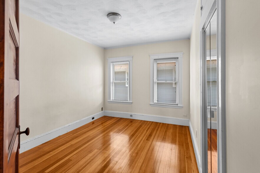 Building Photo - 56 Hobson St
