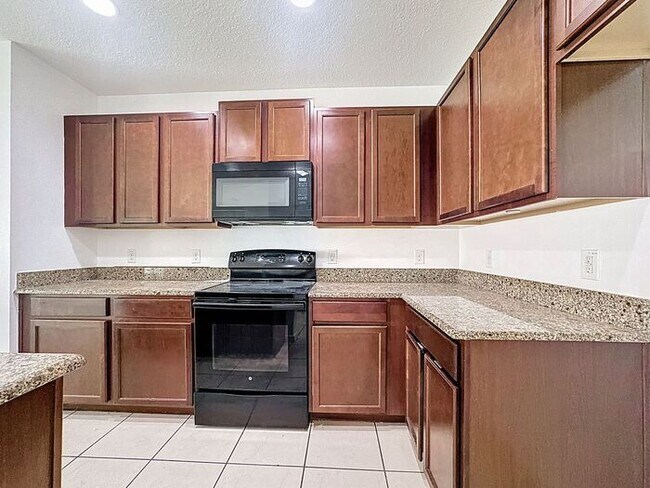 Building Photo - Aldea Reserve-662 Vitoria Rd Davenport FL 33837