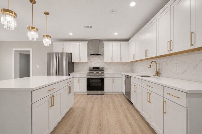 Building Photo - Move In by 7/1 & Save $500 OFF JULY Rent — Fully Renovated Gem!!!