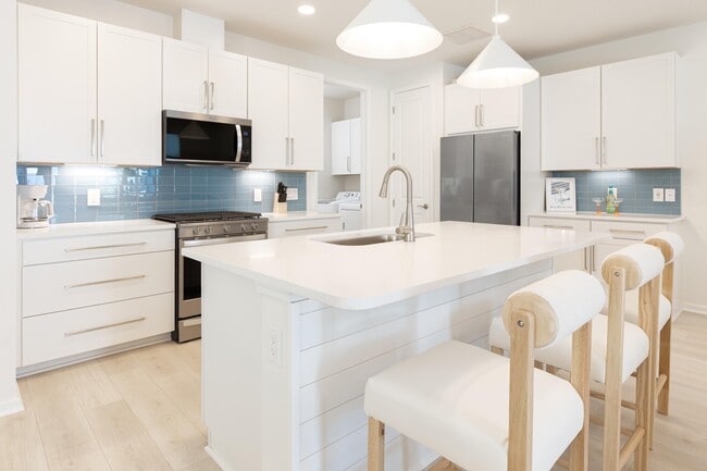 Building Photo - 8651 Sand dollar Dr