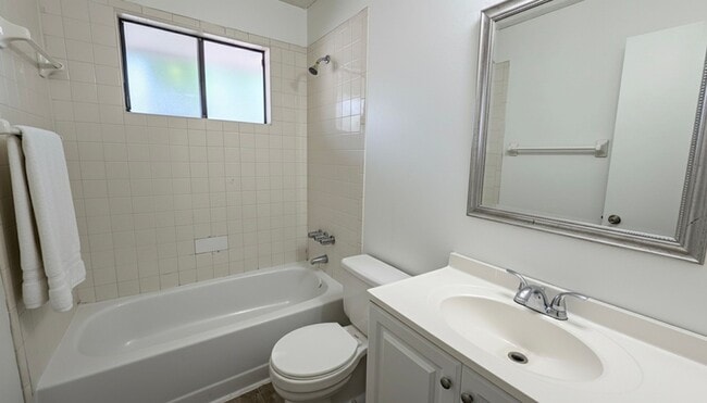 Building Photo - 2 Bed, 1 Bath Affordable Westside Apartment || Move in Ready!