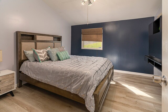 2nd room queen - 13211 S Egypt Shores Dr