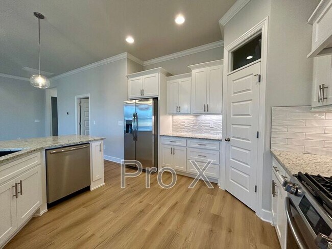 Building Photo - 1900 Charles St