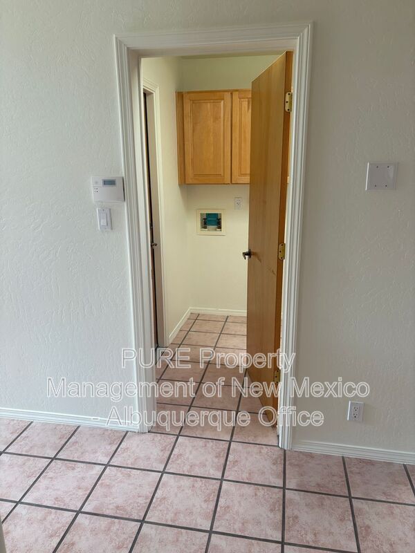 Building Photo - 8220 W Raintree Dr NE