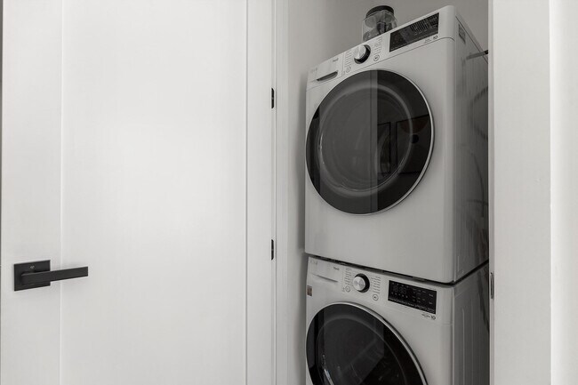 Building Photo - 1726 H St NE