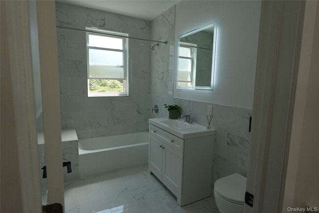 Building Photo - 47 Rich Ave