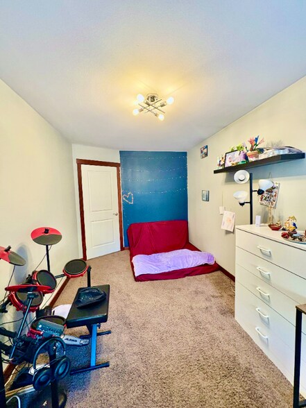 Building Photo - 18503 41st Dr SE