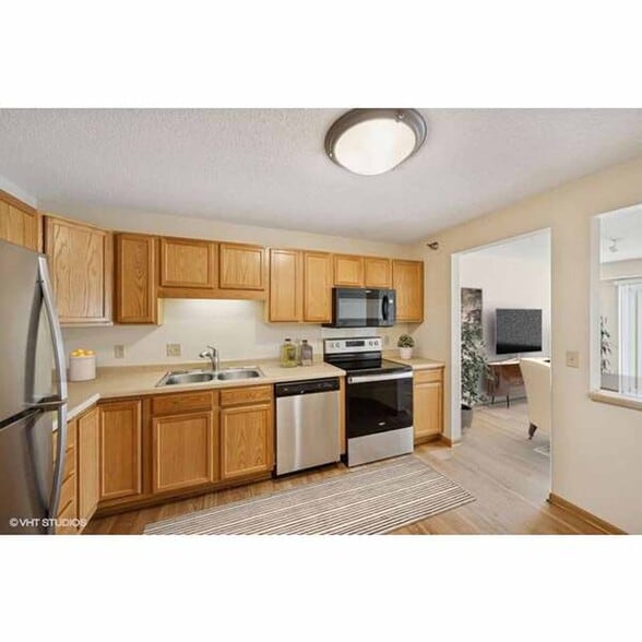 Building Photo - Lakewood Place Apartments