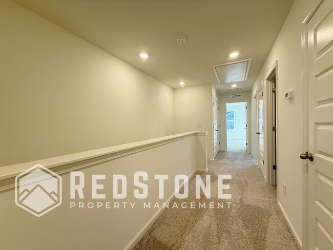 Building Photo - 194 Parker Ln