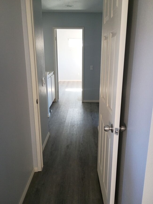 Building Photo - MOVE-IN -READY